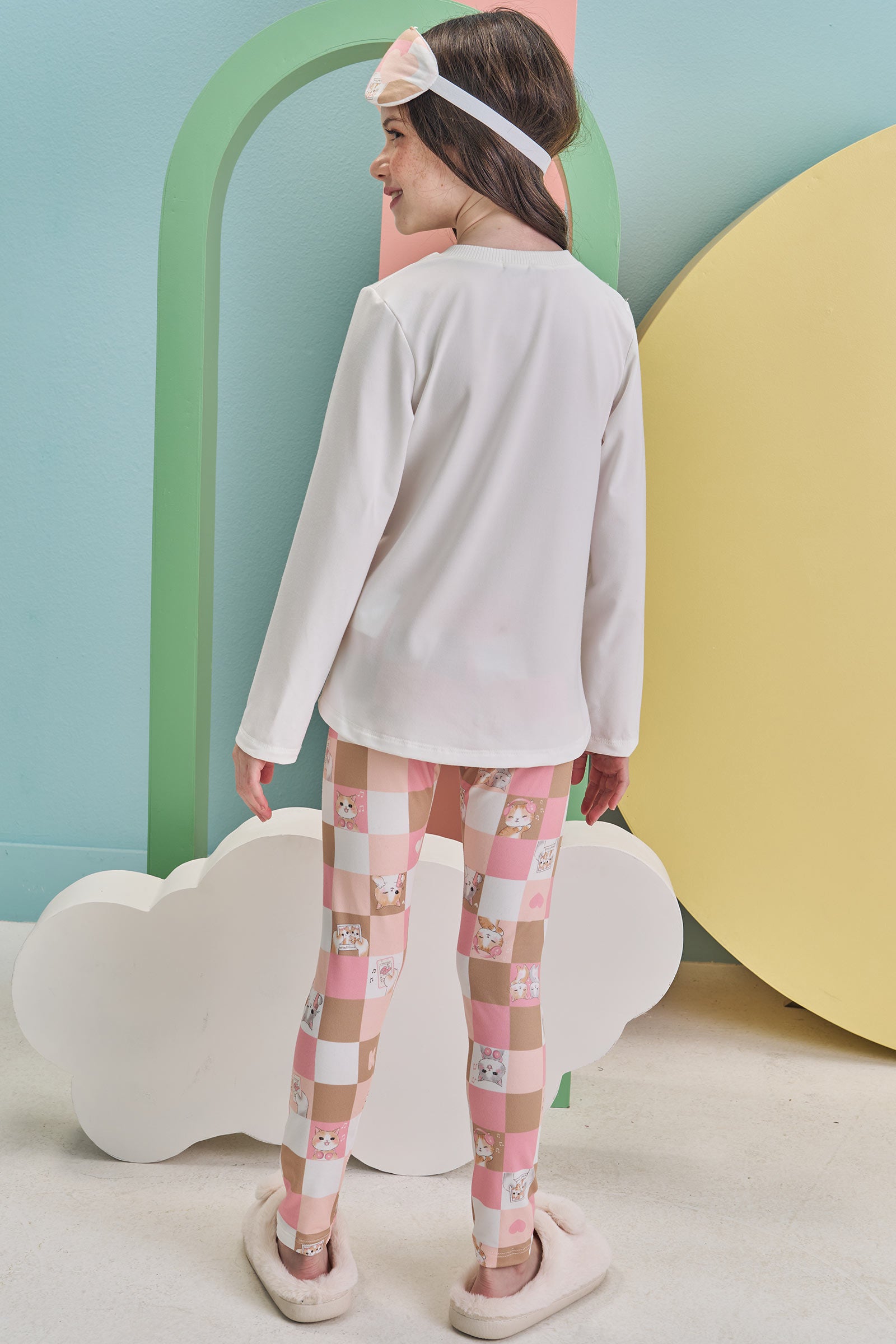 Conjunto de Pijama com Blusa e Calça Legging em Malha Comfy 79212 Kukiê